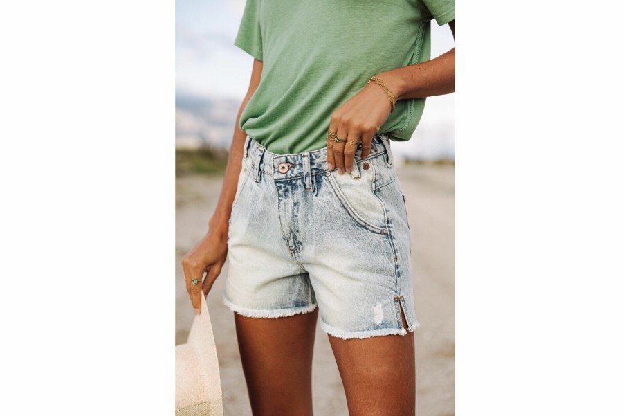 Shorts | Freeman T Porter Jade Straight Shorts Woman, Byronbay